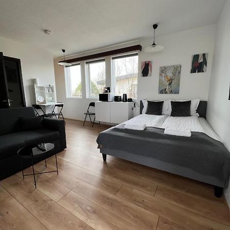 Studio Apartment In ハフナルフィヨルズゥル エクステリア 写真