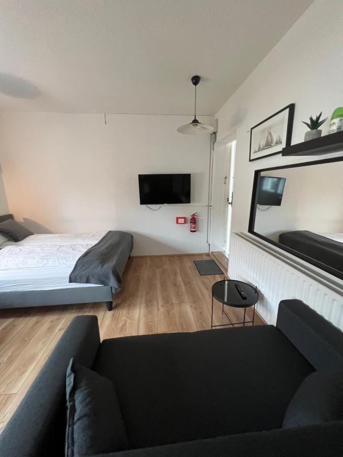 Studio Apartment In ハフナルフィヨルズゥル エクステリア 写真